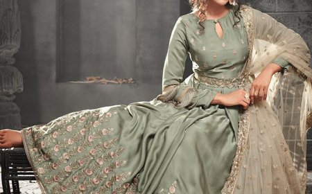 Effortless Style with Ready to Wear Lawn Suits