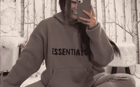 The Essentials Hoodie: A Modern Icon of Casual Luxury